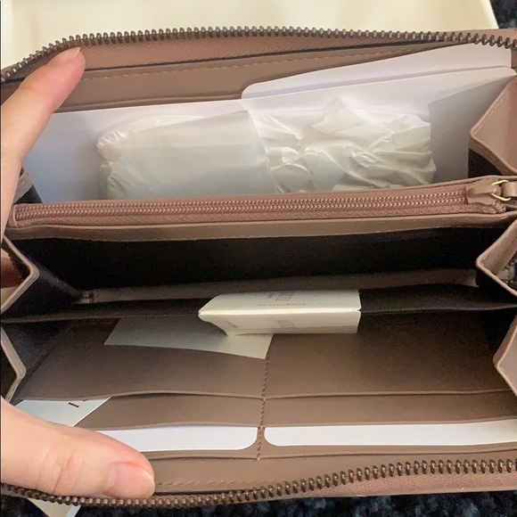 Gucci marmont zip around wallet - Picture 8 of 10